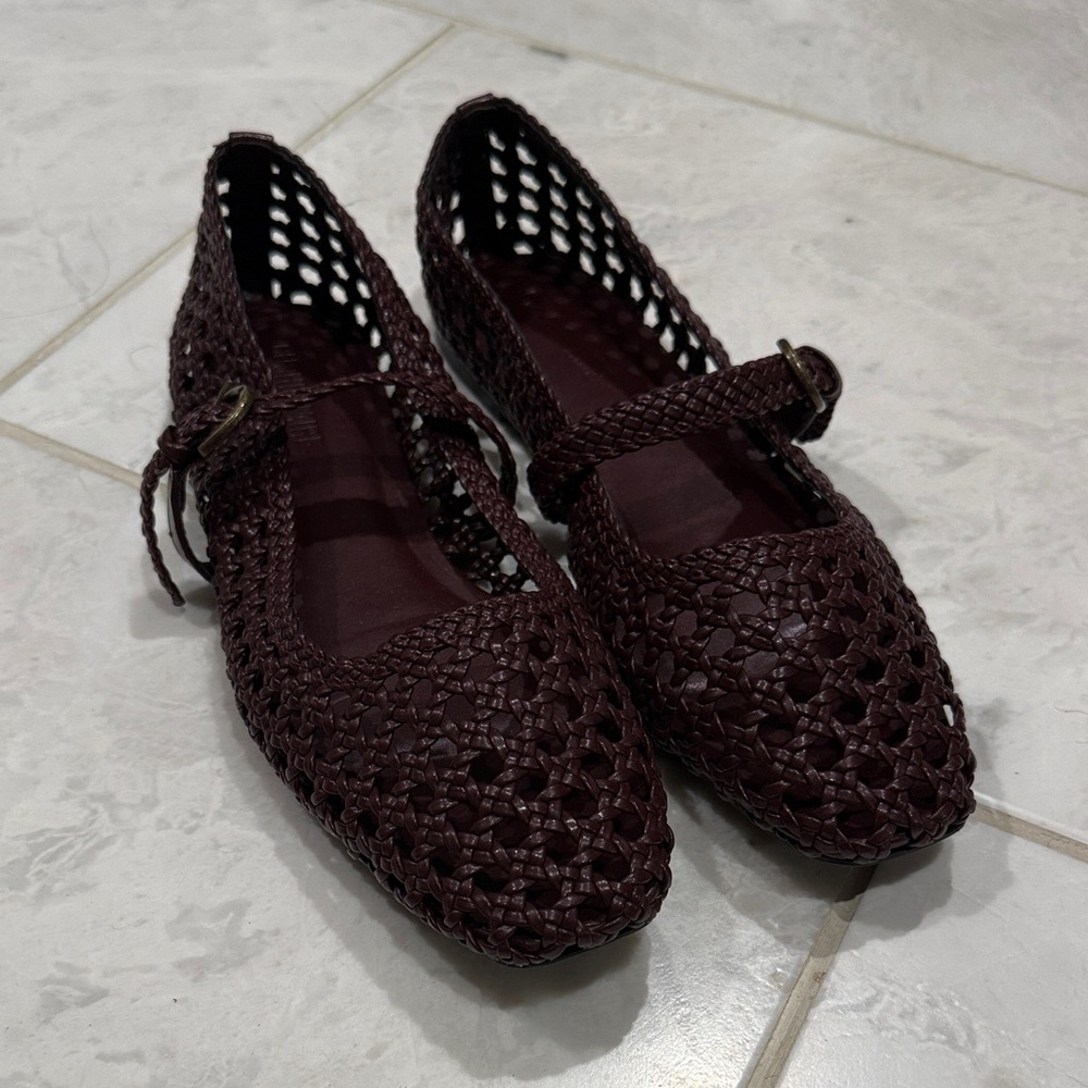 Chic Maroon Woven Women's Flats